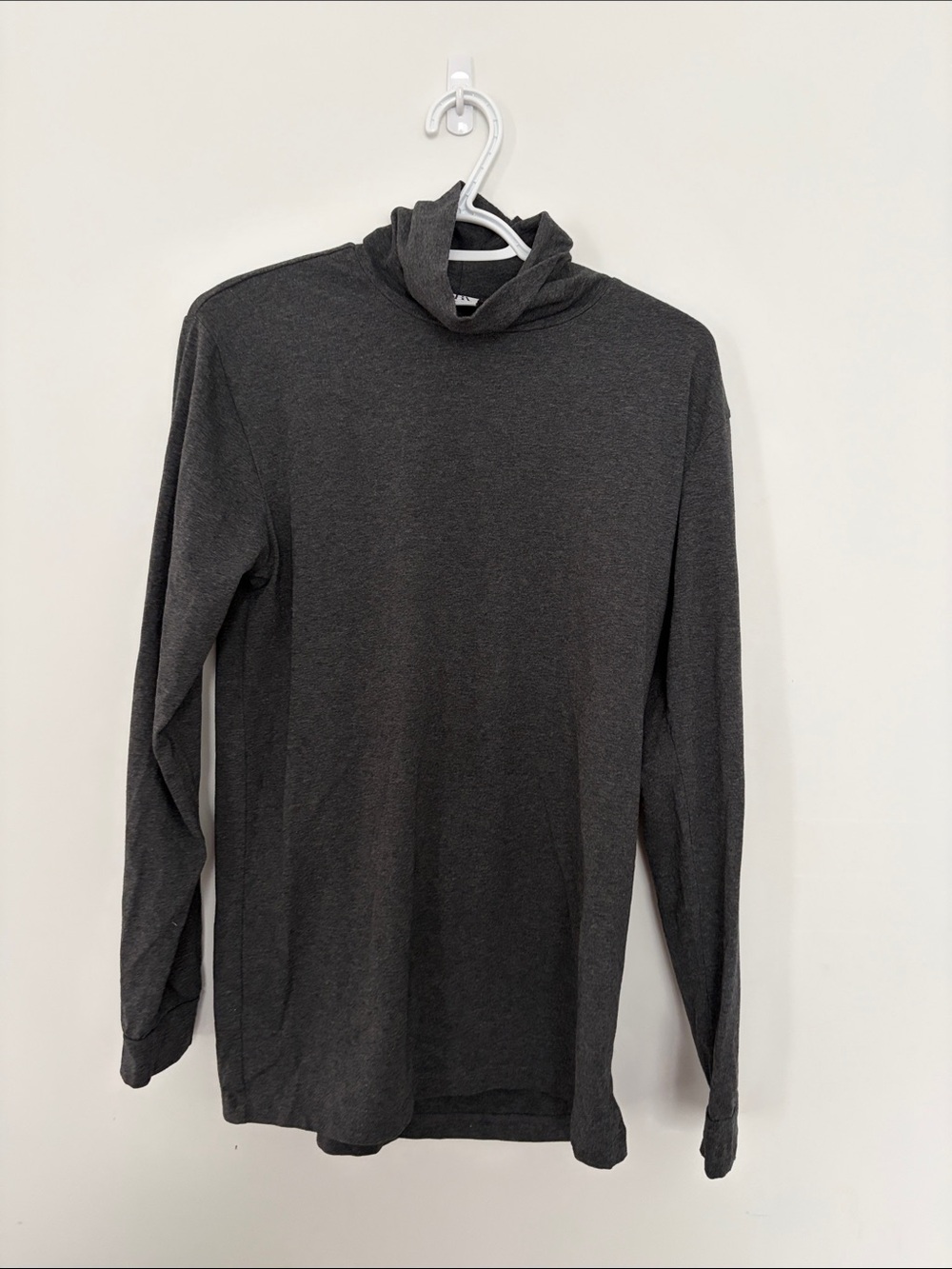 Men’s Zara Dark Charcoal Gray Long Sleeve Turtleneck Tee